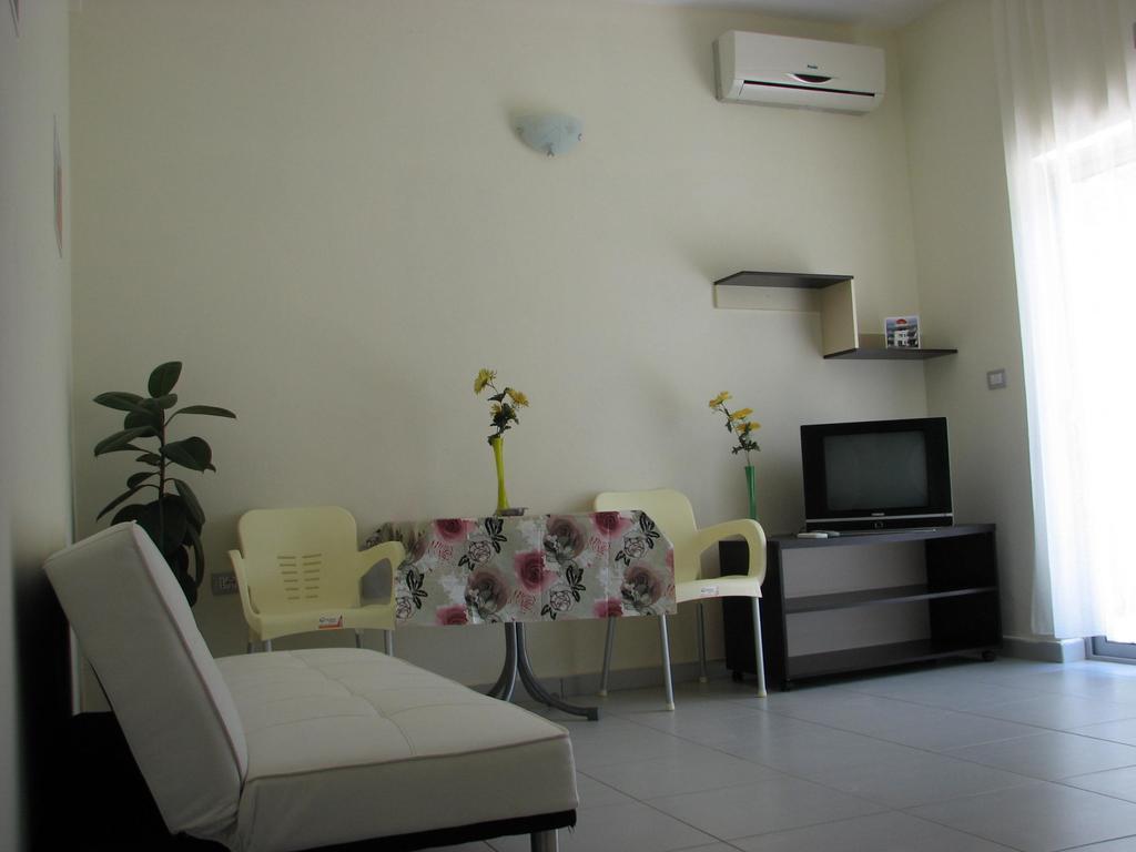 Aparthotel Vila Tufi Velipoje Exterior photo